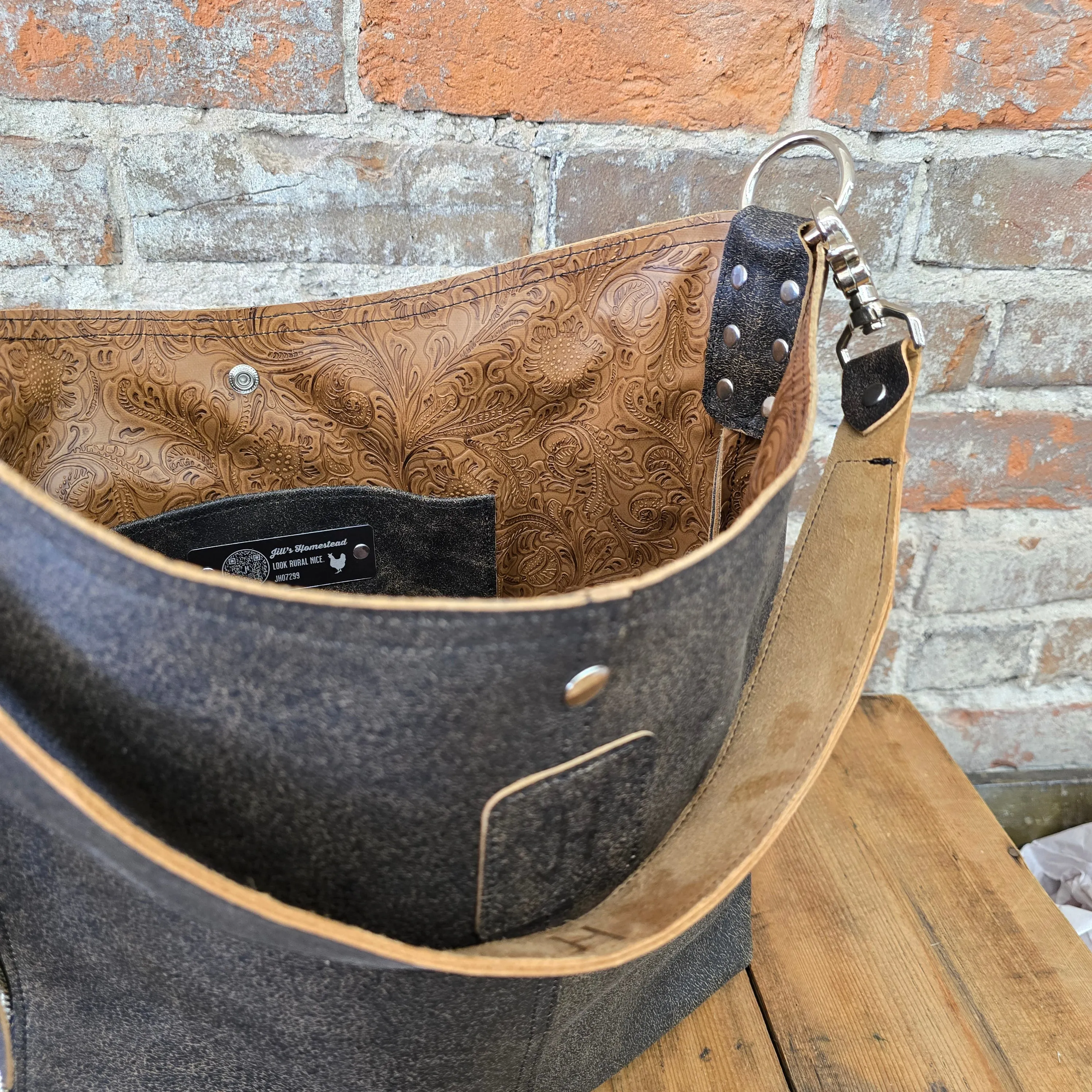 Outrider - Black   Tan
