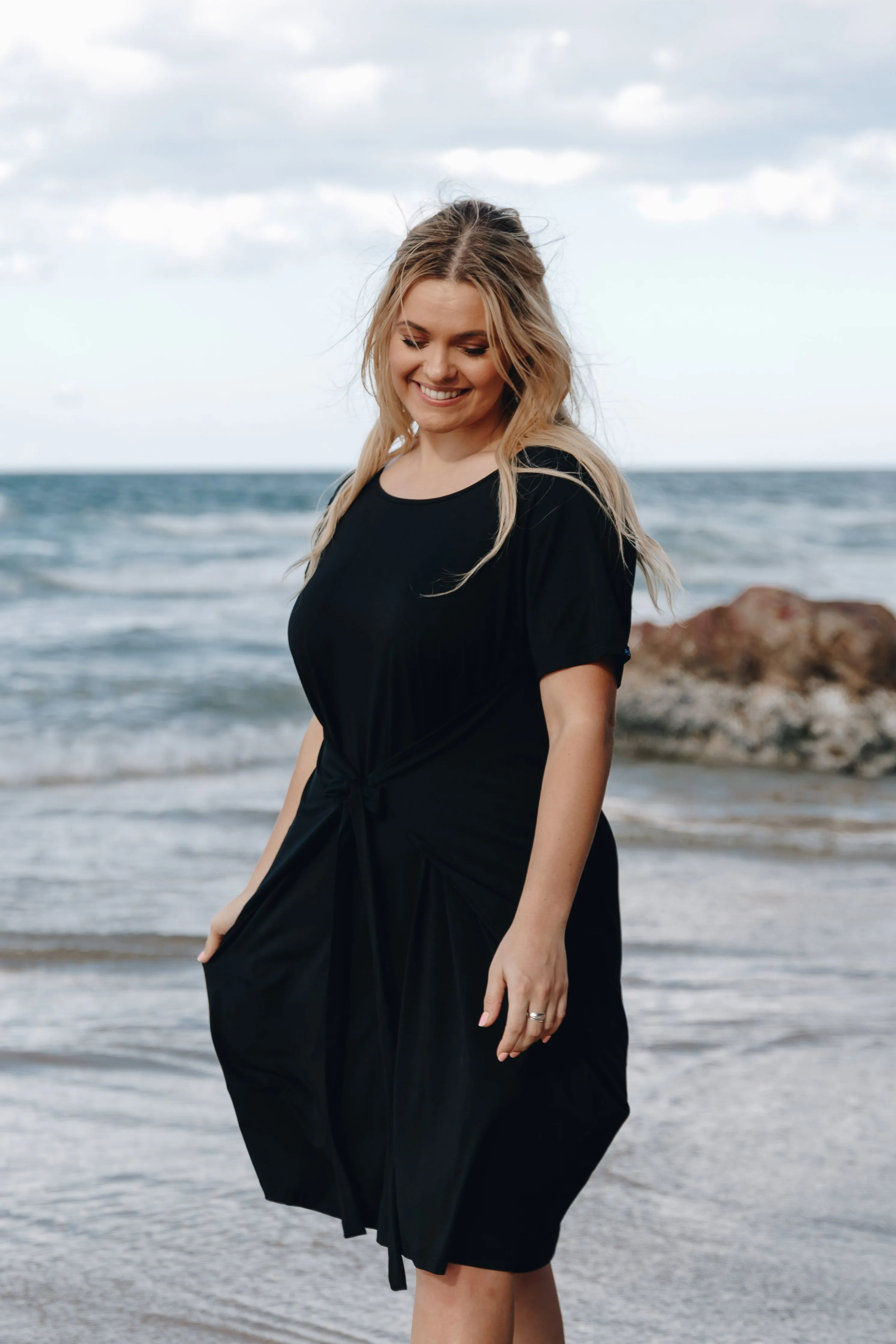 Short Sleeve Tidal Midi Dress | Black | FINAL SALE